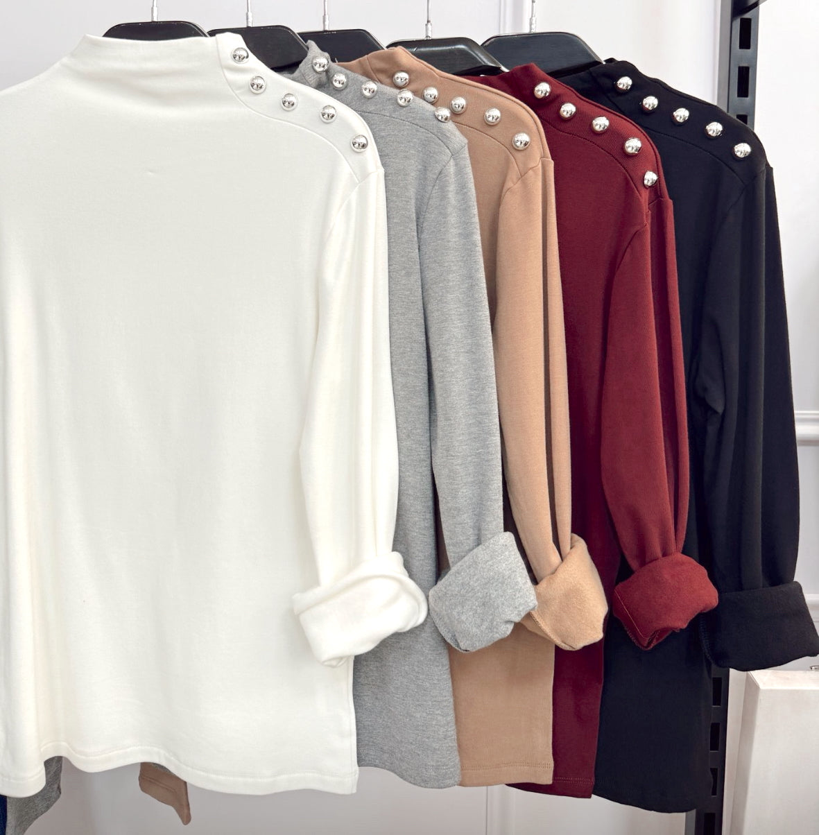 SUETER BASICO TACHAS